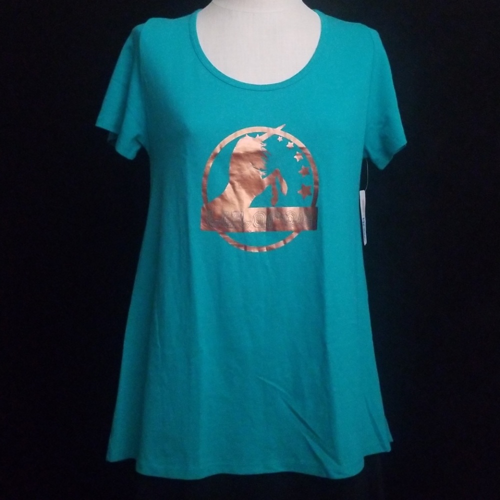 NWT M Lularoe Classic T
